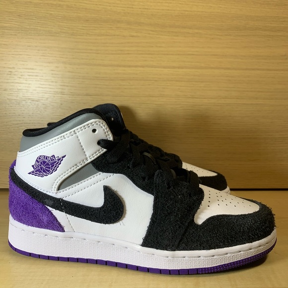 air jordan 1 mid se varsity purple
